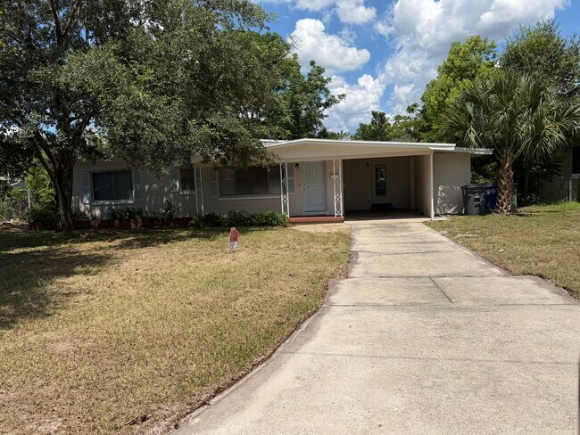 Foto del edificio - 530 Byron Rd