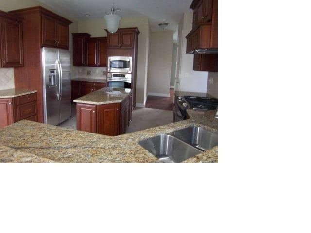 Building Photo - 308 Zinnia St