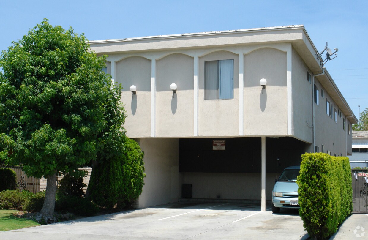 Building Photo - 3666 Keystone Ave