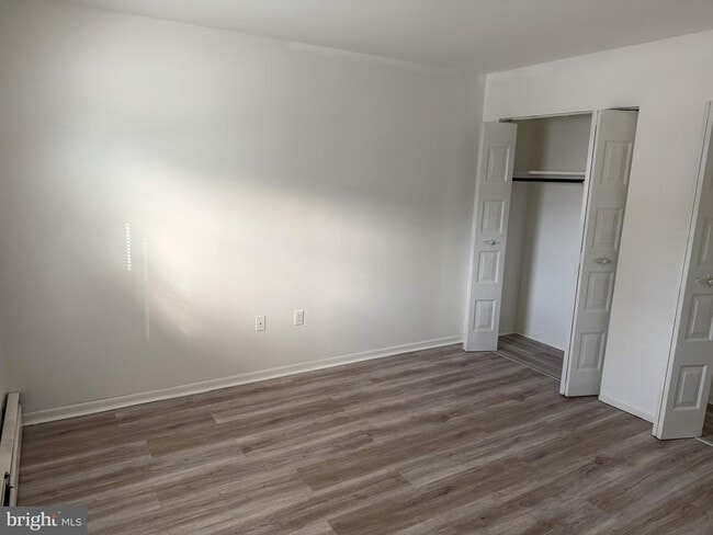 Building Photo - 623 State St