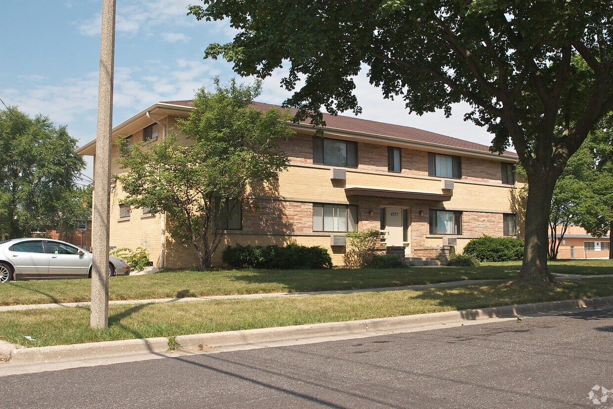 Building Photo - 4377 N 90th St