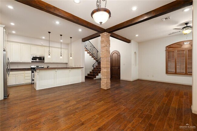 Foto del edificio - 421 Cottonwood Ave