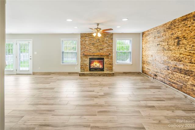 Building Photo - 10815 Glenluce Ave