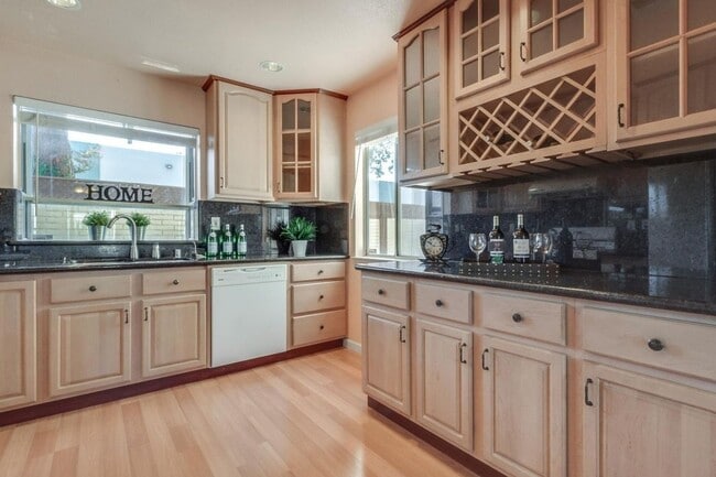 Building Photo - 4 Bed/2 Bath Home with Maintenance-Free ba...