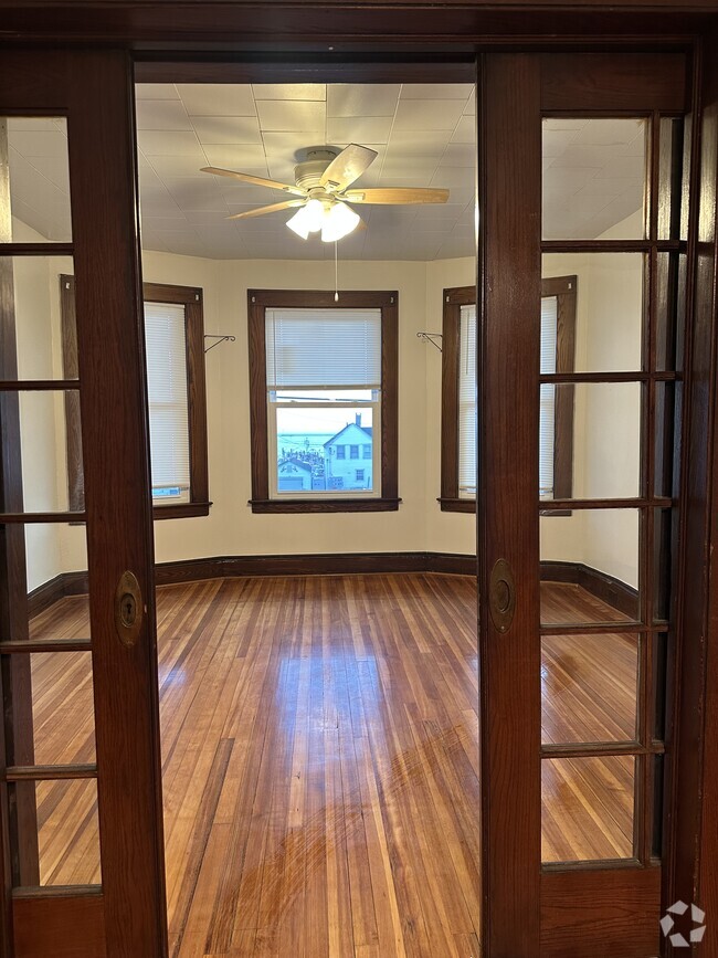 Building Photo - 368 Seaview Ave