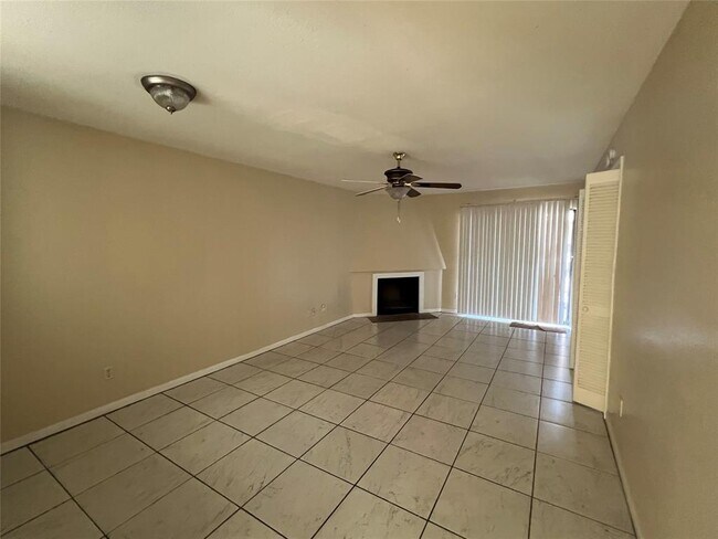 Building Photo - 10075 Westpark Dr