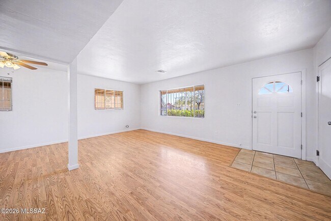 Foto del edificio - 2531 E 19th St