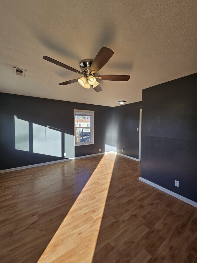 Foto del edificio - 1332 N Erie St