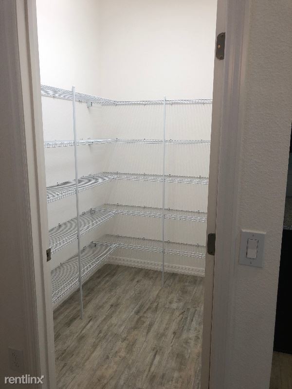 Foto del edificio - 4 br, 2 bath House - 2137 Crofton Ave