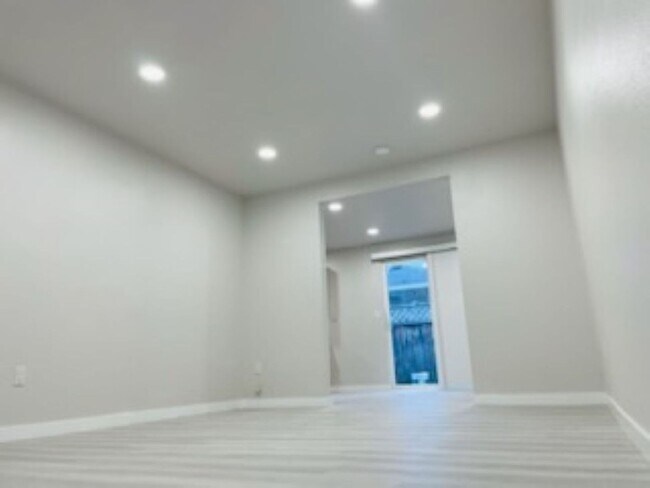 Foto del edificio - 6618 S Madison St