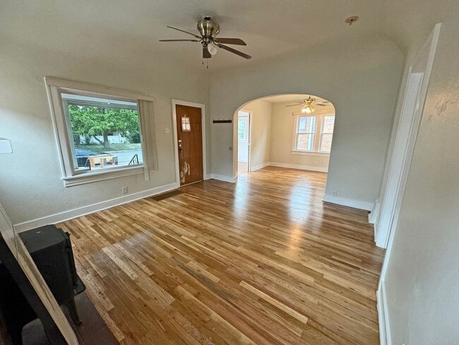 Foto del edificio - 1322 Claremont Ave