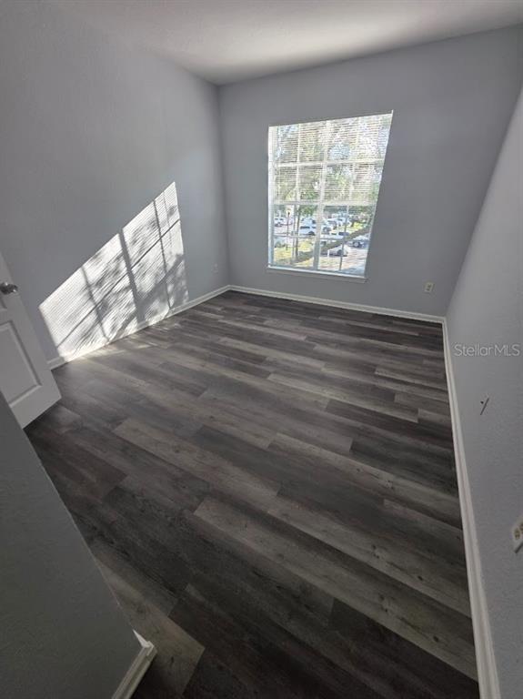 Foto del edificio - 9401 Crescent Loop Cir