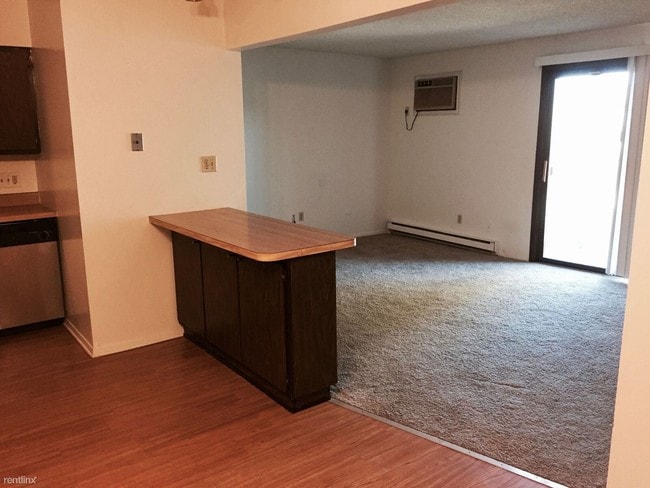 Building Photo - 2 br, 1 bath  - 1412 Pioneer Rd 12