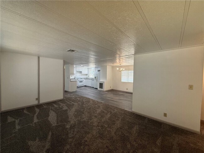 Foto del edificio - 2275 Lass Ave