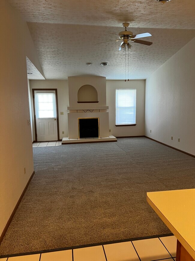 Foto del edificio - 1198 Abbott Cir