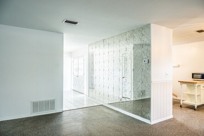 Foto del edificio - 912 Plato Ave