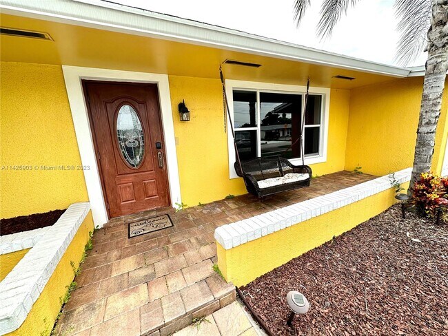 Foto del edificio - 9690 NW 25th Ct