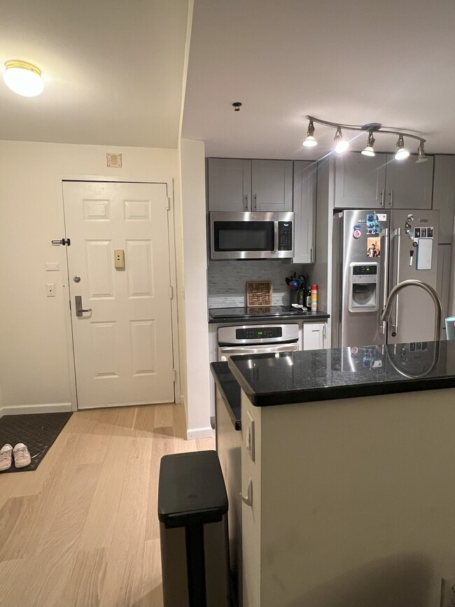 entry - 20 2nd St