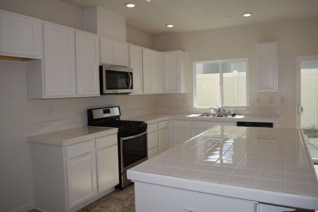 Foto del edificio - 3725 Roseparke Way