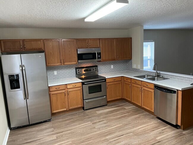 Foto del edificio - 311 Willowbay Ridge St