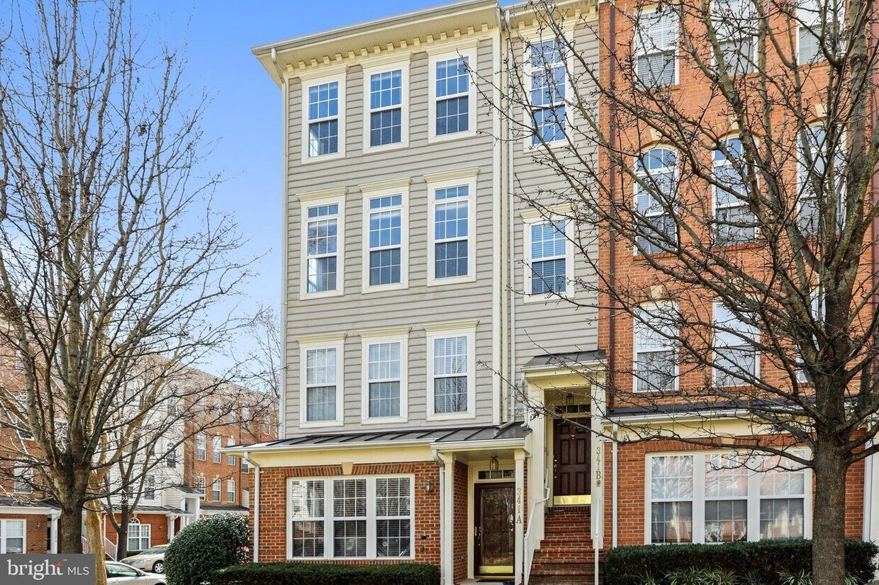 Foto principal - 341 Cross Green St