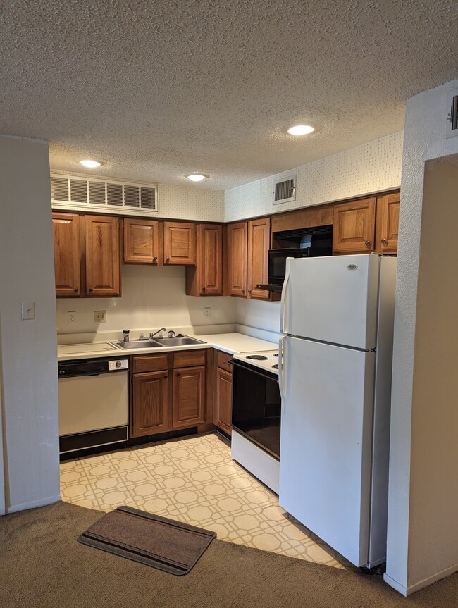 Foto del edificio - 10855 Meadowglen Ln