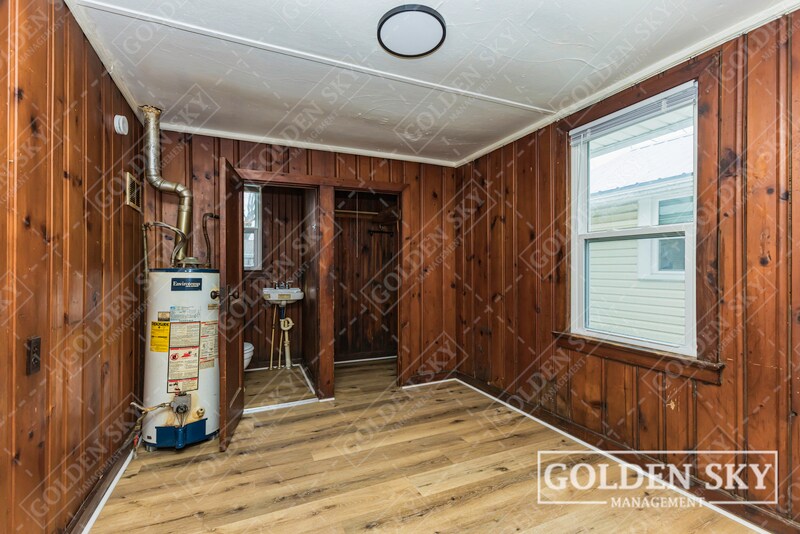 Building Photo - 2011 E 18th St