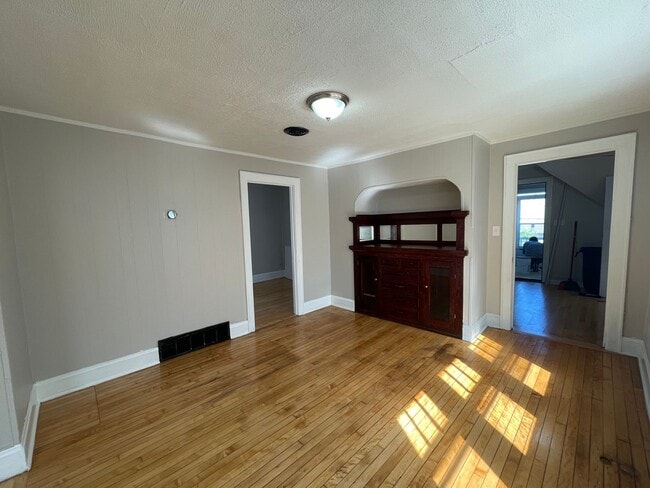 Building Photo - 2474-A N Fratney St