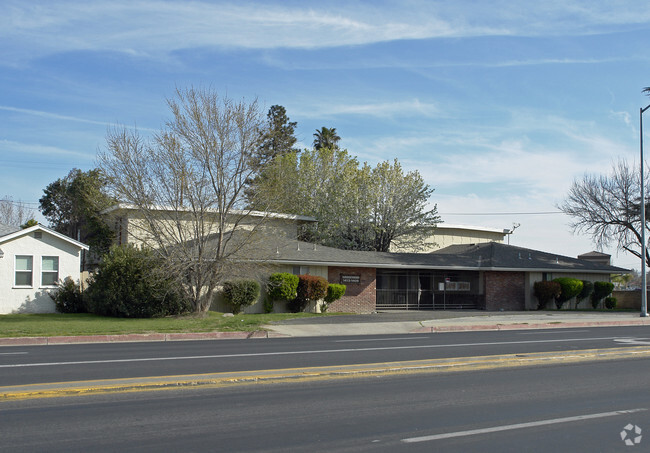 Building Photo - 1409-1413 Howard Rd