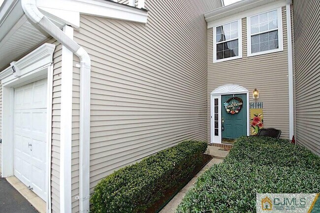 Building Photo - 30 Pennsbury Way