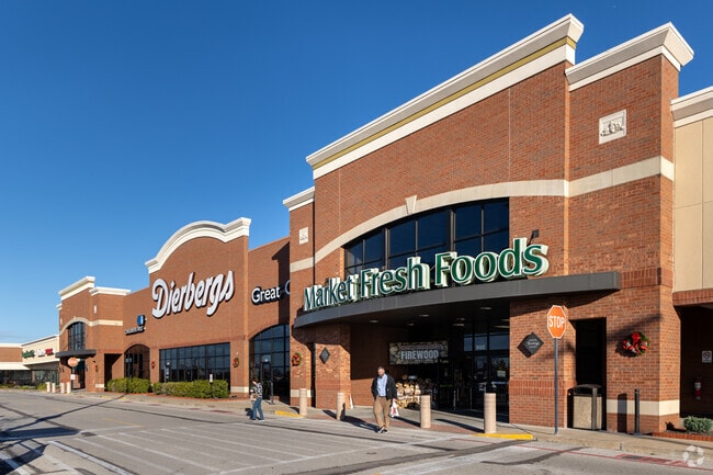 Arnold residents can pick up groceries at Dierbergs.