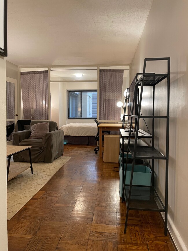 Foto del edificio - 2141 I St NW