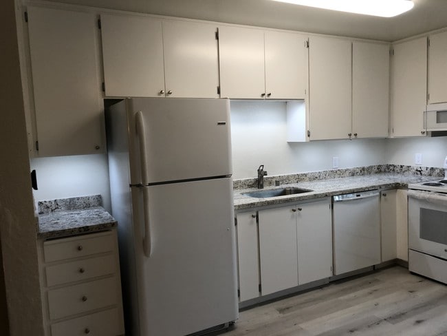 New: Granite countertops lights with motion - 375 N M St