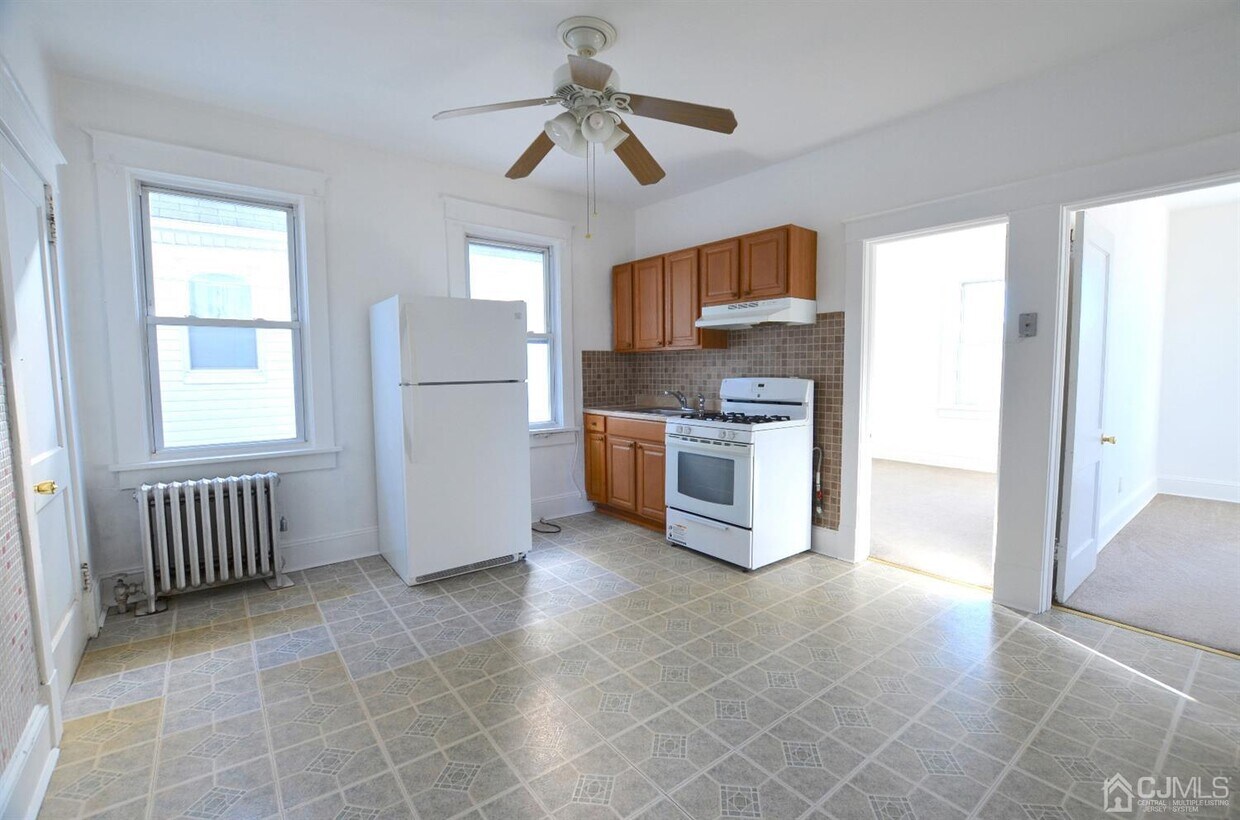 Primary Photo - 22 Freeman St