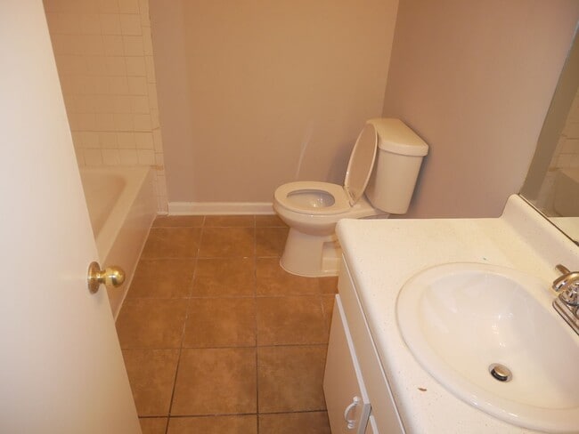 Building Photo - ****JUST REDUCED****5202 Haynes Dr Horn La...