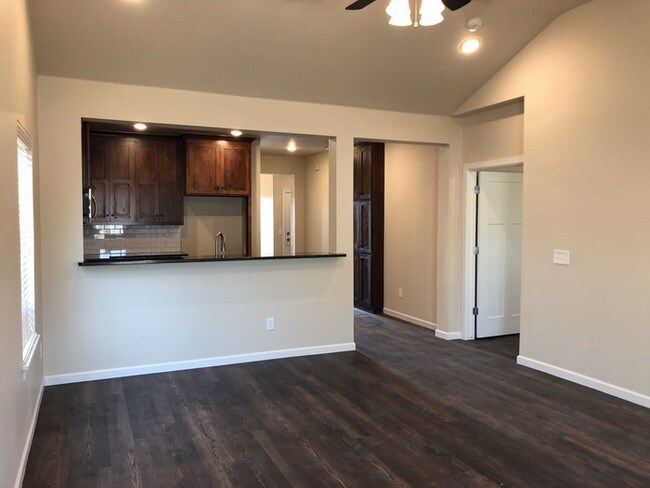 Foto del edificio - 6521 Bentwood Dr