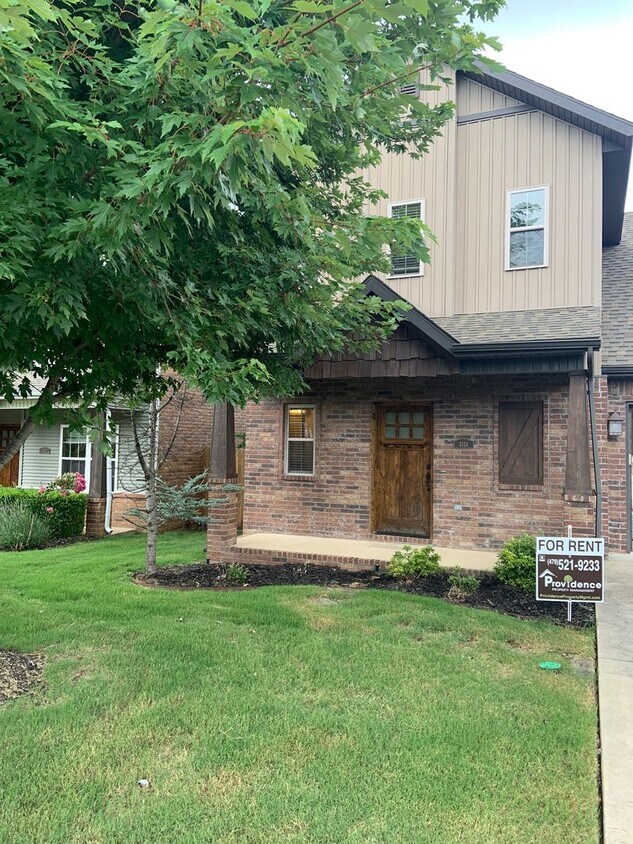 Foto principal - 3114 SW Riverstone Ave