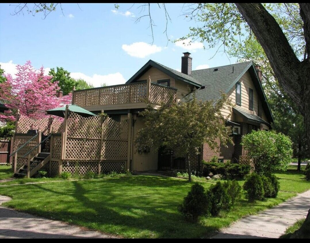 Foto principal - 739 S Alexander Ave