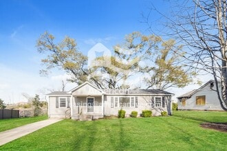 Building Photo - 20 Watson Dr