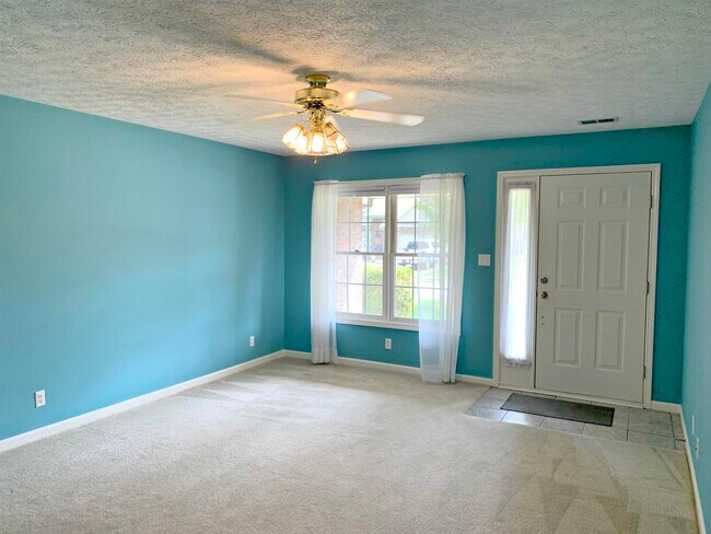 Building Photo - 3755 Carmona Dr