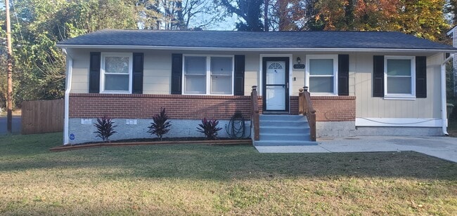 Photo - 3072 Lone Oak Ave SW House