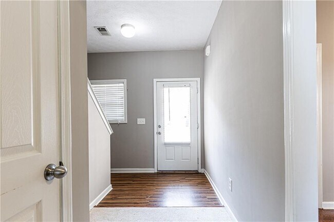 Building Photo - 201 Ridge Mill Dr