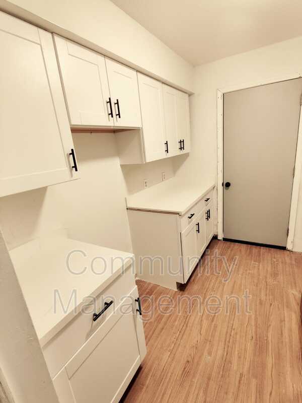 Building Photo - 459 Apartment Ct Dr
