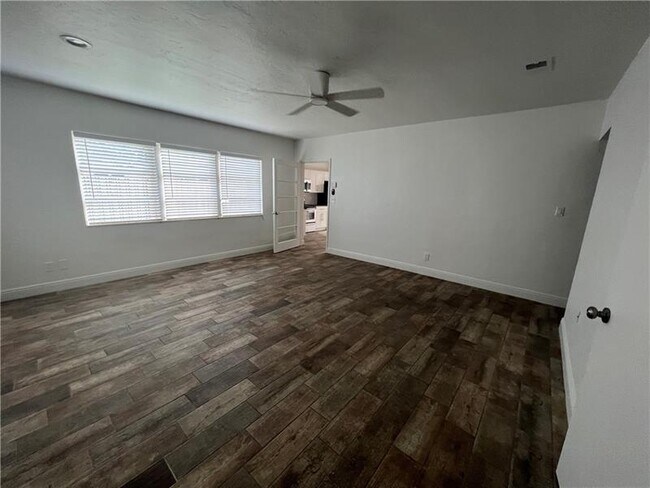 Foto del edificio - 741 NE 16th Ave