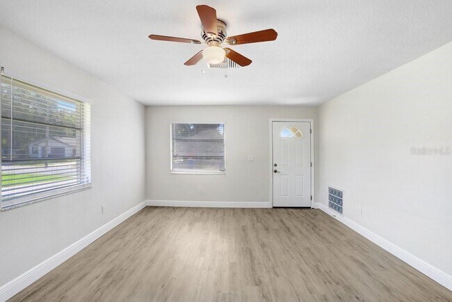 Foto del edificio - 3166 Downing St