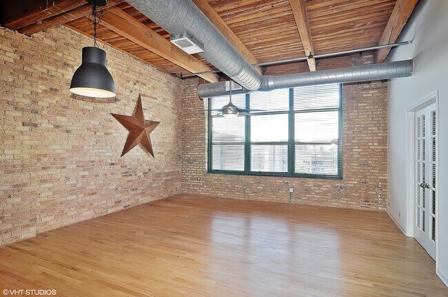 Building Photo - 1017 W Washington Blvd
