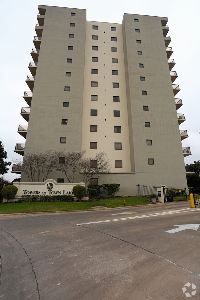 Foto del edificio - Towers Of Town Lake