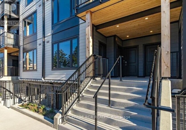 Building Photo - 708 Woolwich St