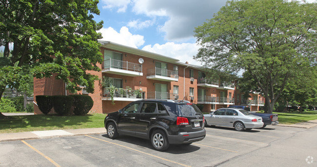 Building Photo - Locust Hill