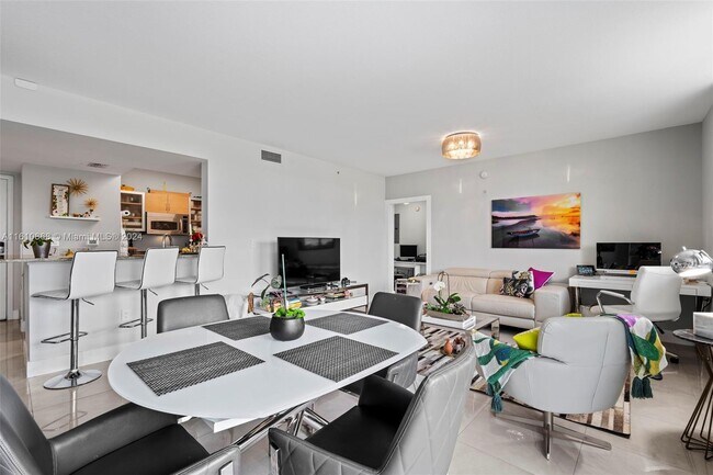 Foto del edificio - 2775 NE 187th St